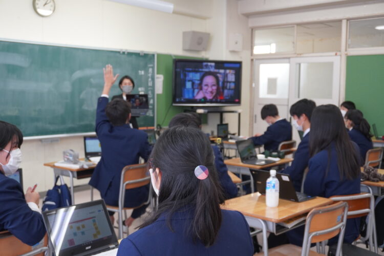 横浜市立鴨志田中学校で、オンライン職業講話を開催しました！！